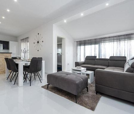 Apartmant Shine Luxury Maslenica Exterior foto